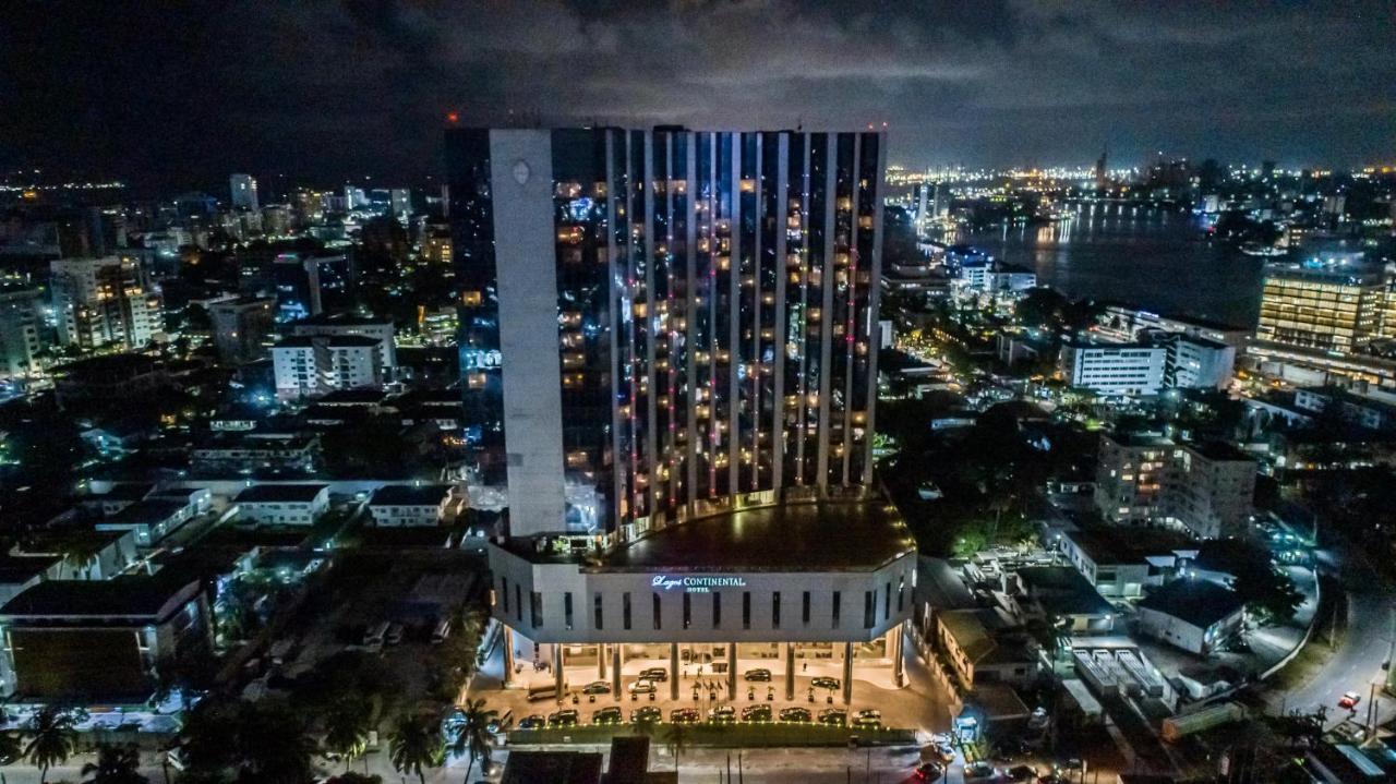 Lagos Continental Hotel Zewnętrze zdjęcie Aerial view of the building at night