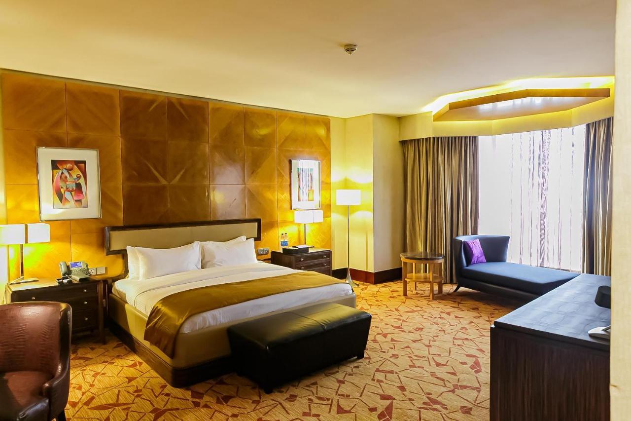 Lagos Continental Hotel Zewnętrze zdjęcie A suite at the hotel