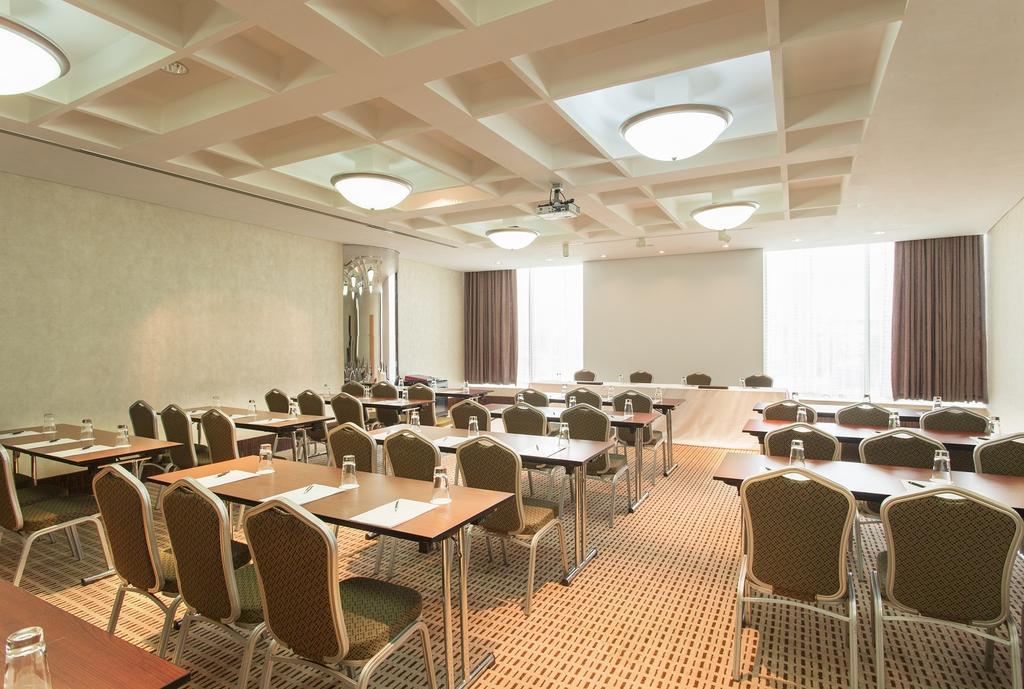 Lagos Continental Hotel Zewnętrze zdjęcie Meeting room